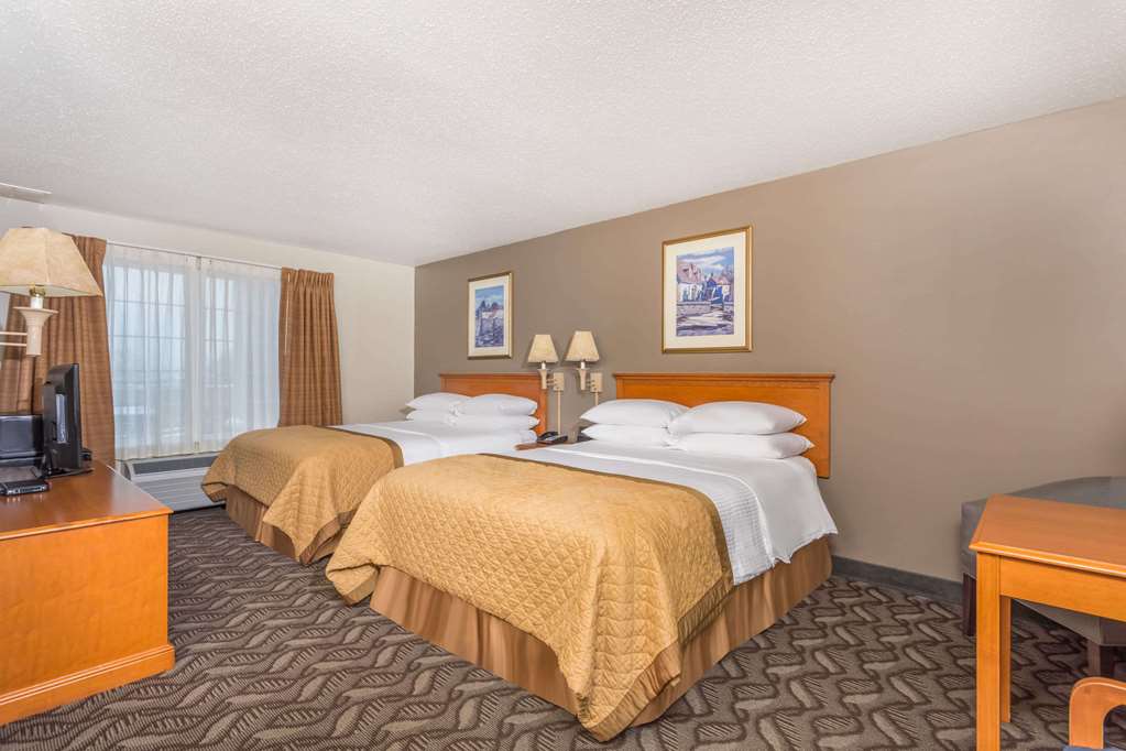 Wyndham Garden Madison Fitchburg - photo 11