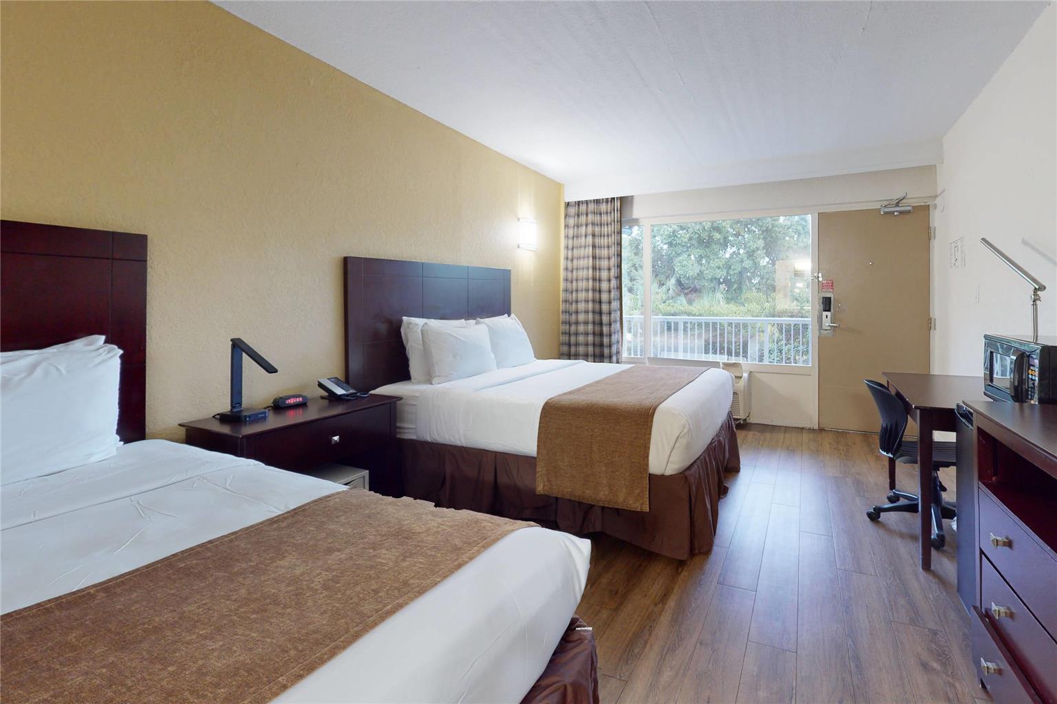 Rodeway Inn & Suites Fort Lauderdale Airport & Cruise Port - photo 24