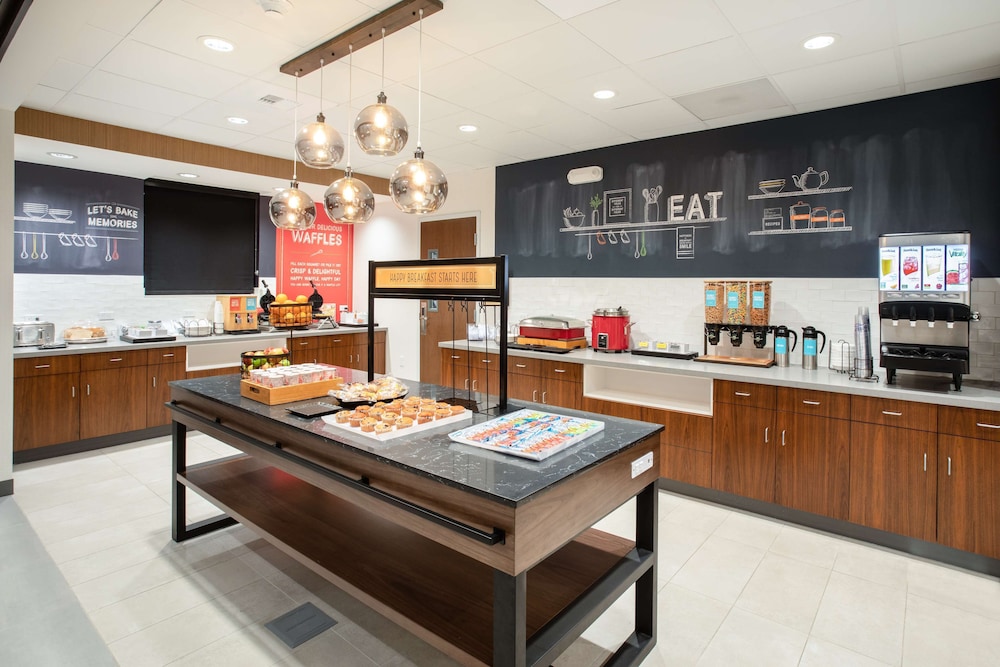 Hampton Inn & Suites Watsonville - photo 40