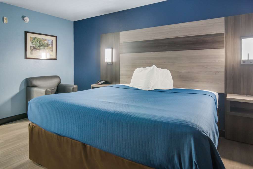 Rodeway Inn Carrollton I 35E - photo 14