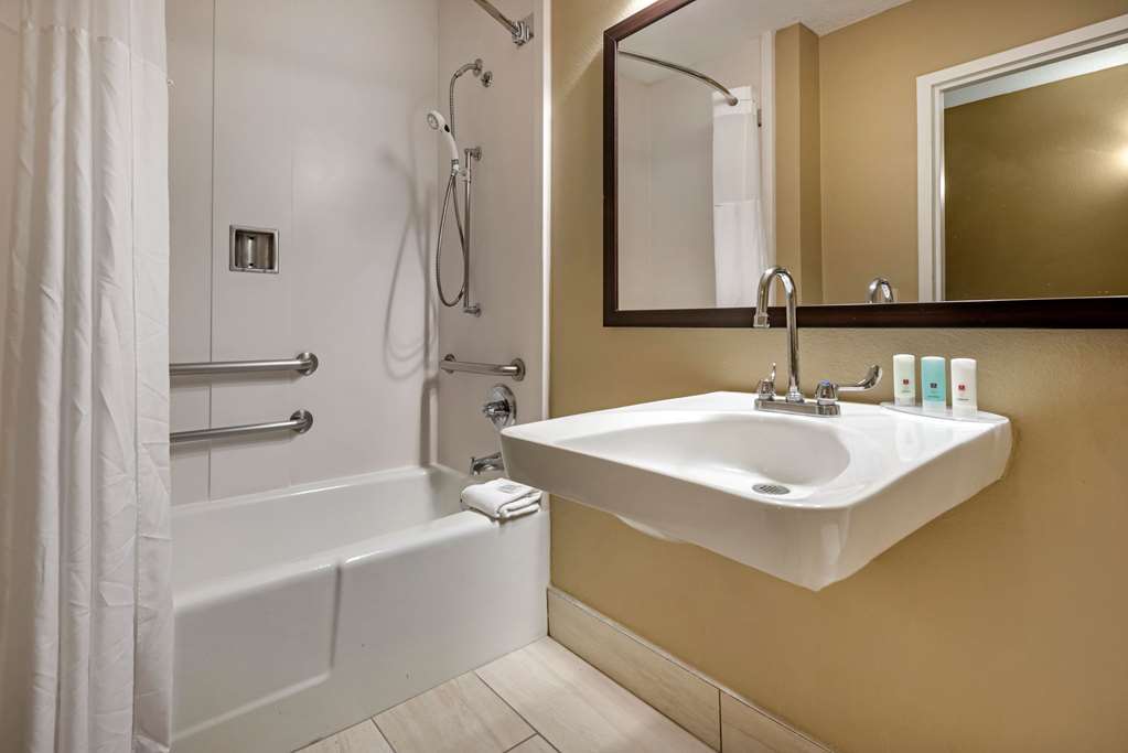 Clarion Hotel Conference Center Lexington North - photo 10