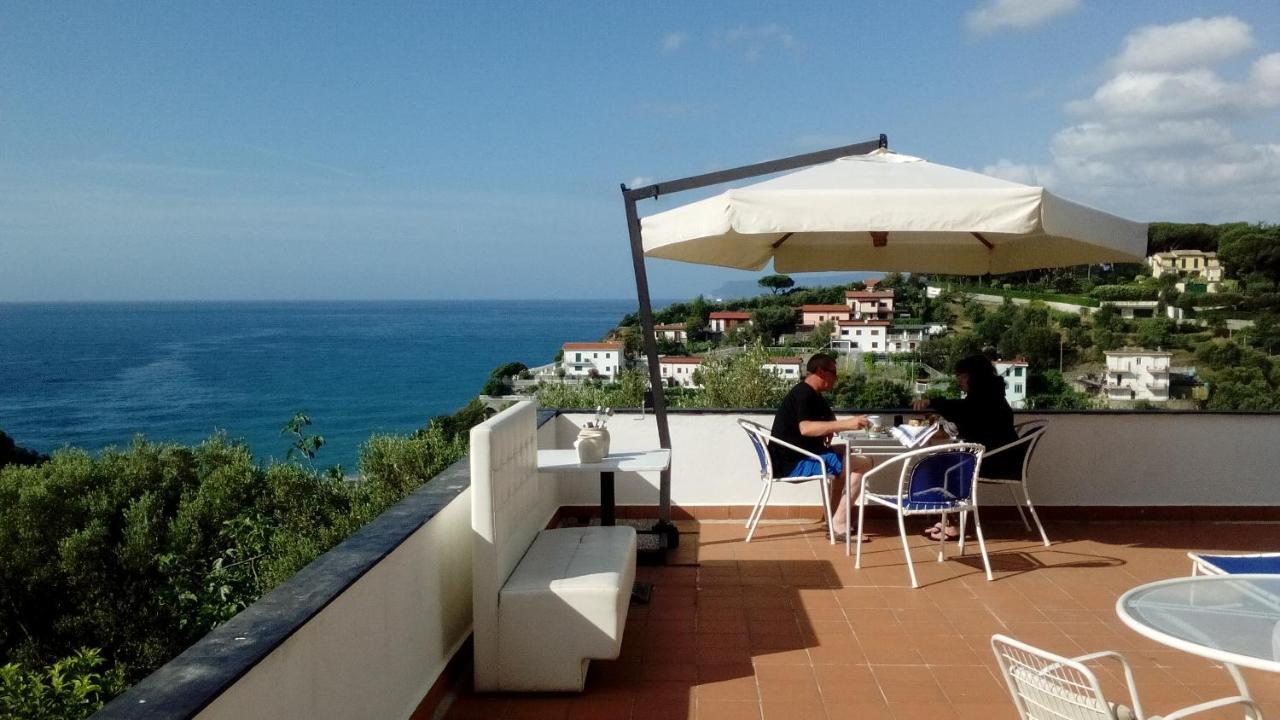 Il Capriolo - carbon neutral hotel in Celle Ligure