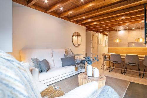 Luderna Apartamento Val de Ruda B92 Ticolet — 4-Star Luxury Hotel in Vielha, Spain