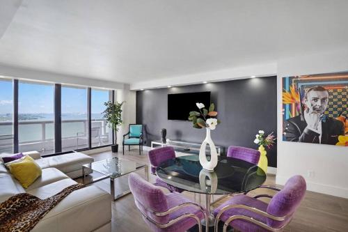 The Bond OO7 Vibes and Penthouse Water Views — 4-Star Luxury Hotel in Miami, United States