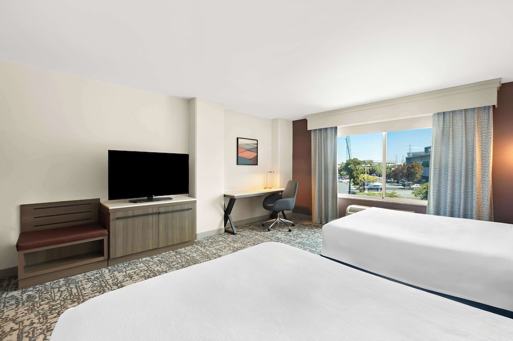 Hilton Garden Inn San Mateo - photo 22