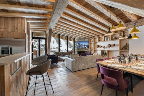 Penthouse Flèche Les Chalets Covarel — 4-Star Luxury Hotel in Val-D'isere, France