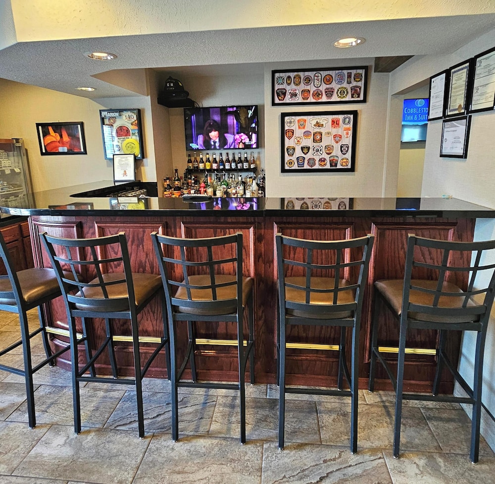 Cobblestone Inn & Suites Clintonville - photo 55