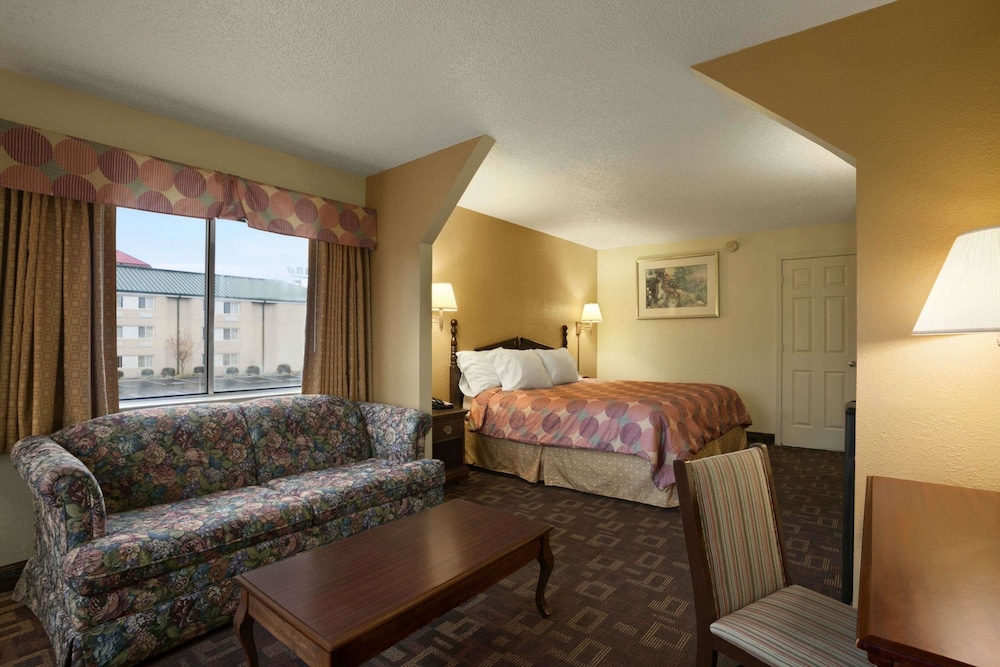 Days Inn by Wyndham Nashville Airport - photo 5