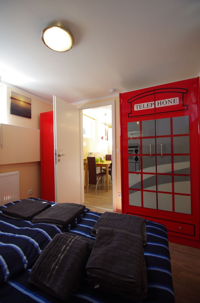 Sportboote Bornheim - last minute hotel in Bornheim