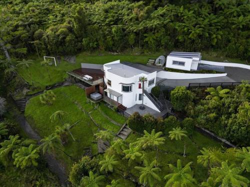 Hilltop Escape Spa & Views in Greymouth, New Zealand