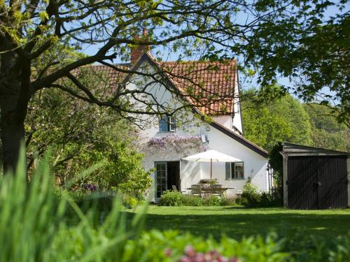 Water Meadow Cottage — 4-Star Luxury Hotel in Saxmundham, United Kingdom