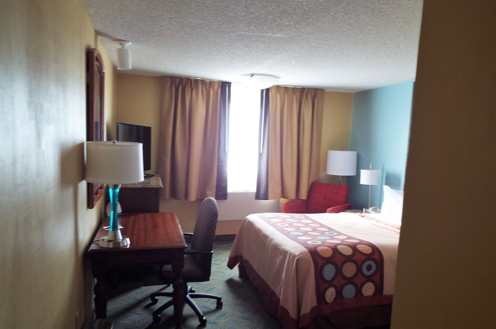 Super 8 by Wyndham Casper East Evansville - photo 31