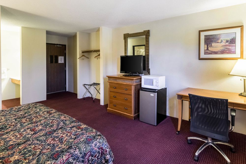 Rodeway Inn Baxter - photo 20