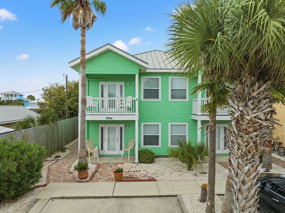 Sago by the Sea: 2 bed 2.5 bath Retreat Steps From the Beach Sleeps 7 - featured photo