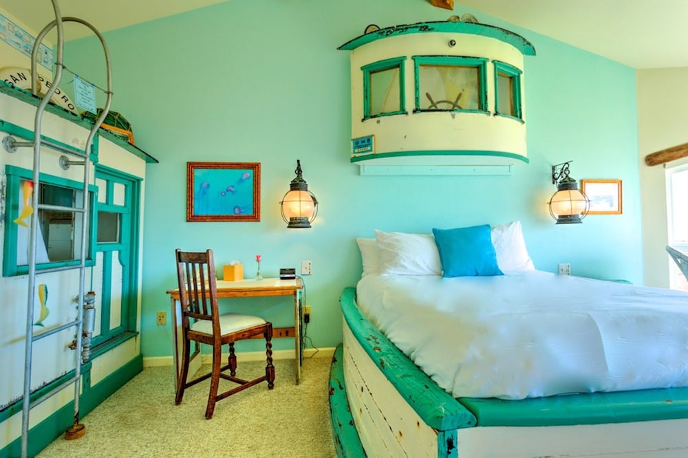 Captain's Inn at Moss Landing - photo 16