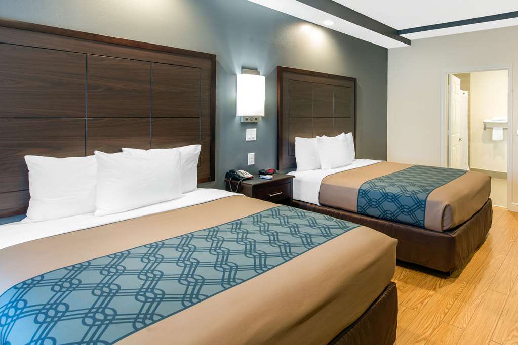 Econo Lodge Inn & Suites Houston Willowbrook - photo 11