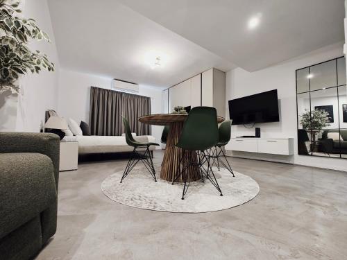 Wanderlust — 4-Star Luxury Hotel in San Giljan, Malta
