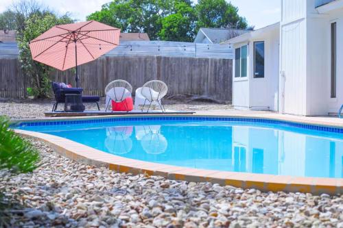 IG worthy private pool near the Domain