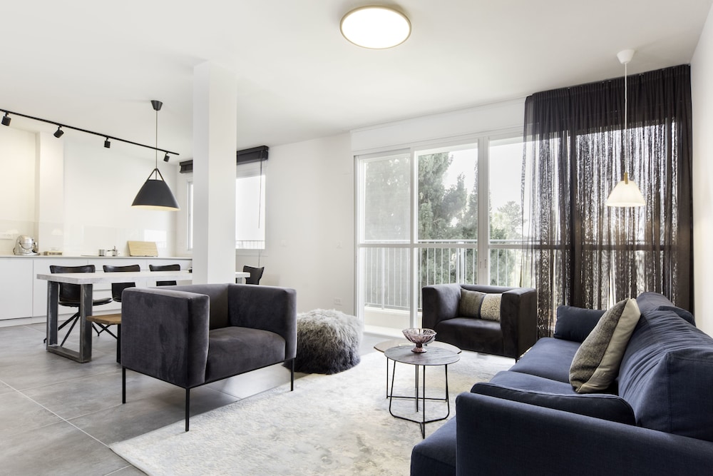 Sea N' Rent 23 Shderot Bialik — 4-Star Luxury Hotel in Ramat Hasharon, Israel
