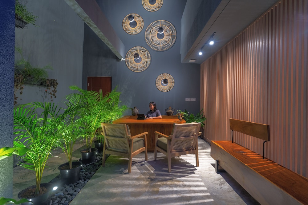 Ayom Suite — 4-Star Luxury Hotel in Mataram, Indonesia