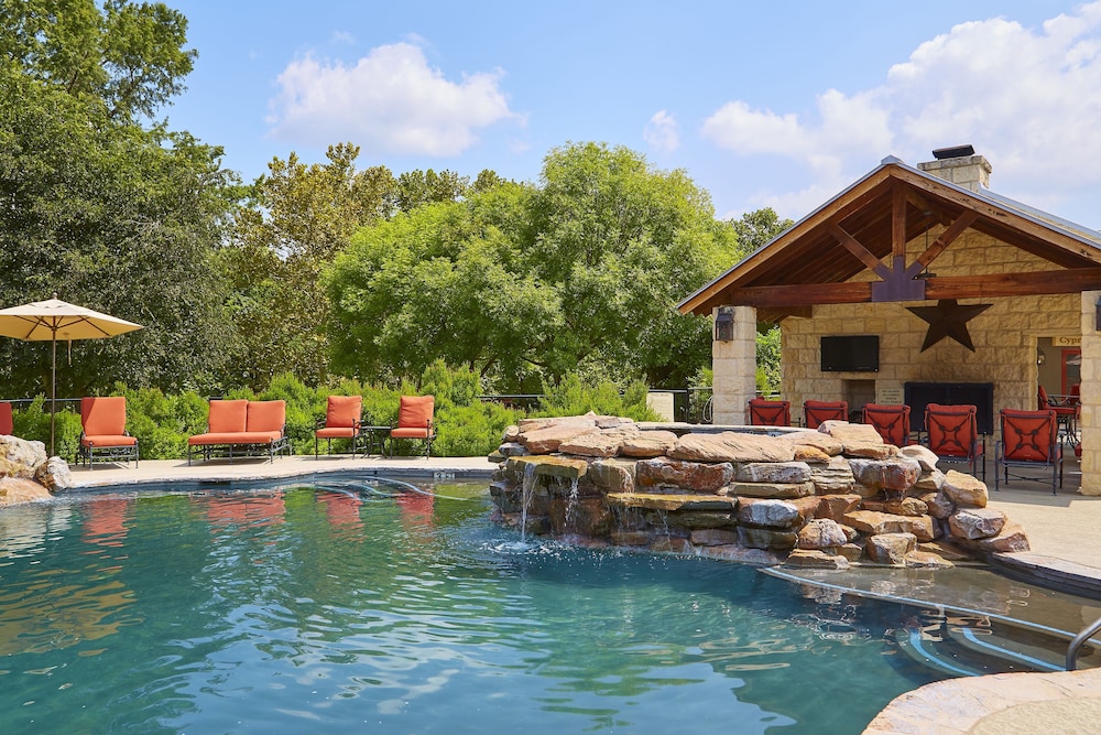 Fredericksburg Inn & Suites - featured photo