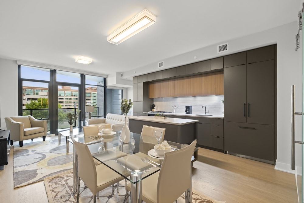 Global Luxury Suites at Tribeca - photo 42
