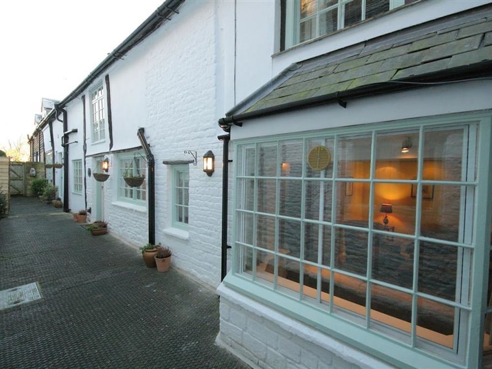 Butlers Cottage — 4-Star Luxury Hotel in Burford, United Kingdom