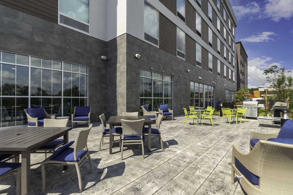 Home2 Suites by Hilton Fort Wayne North - photo 17