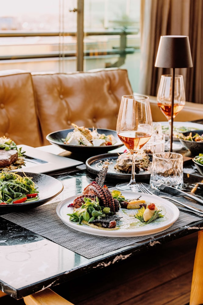 מזון ומשקאות