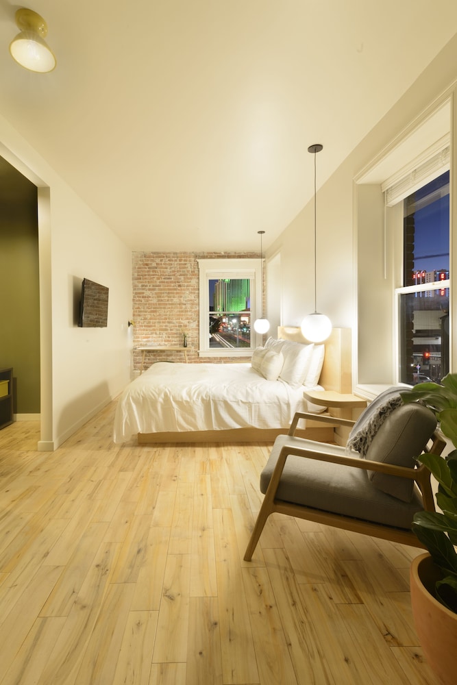The Jesse Hotel & Bar - photo 6