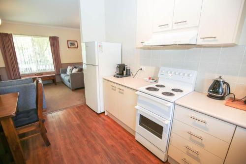 Silver Birches Holiday Village Unit 7 — Bright — photo 2