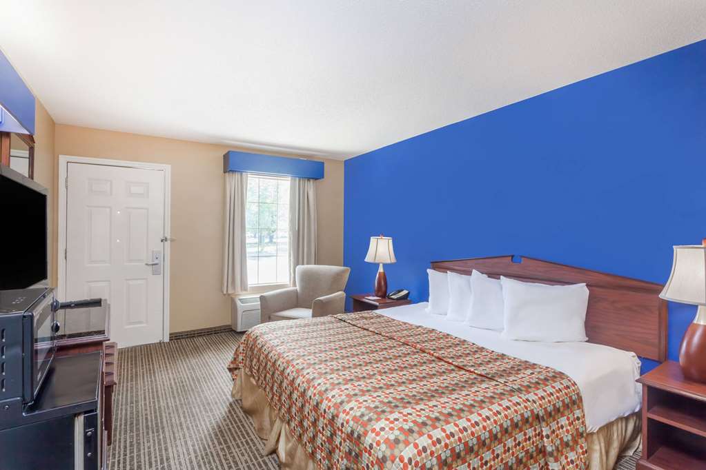 Baymont by Wyndham Florence Muscle Shoals - photo 6