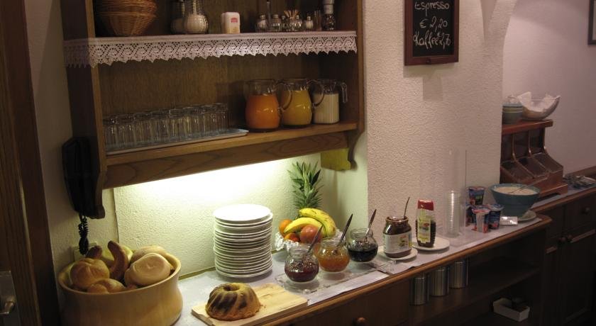 Frühstückspension & Ferienhaus Fädnerspitze in Galtuer, Austria