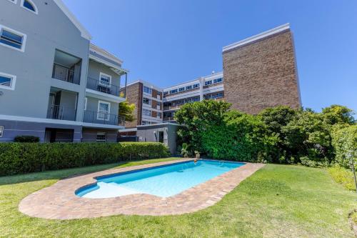 1 Bedroom Apartment With Table Mountain Views