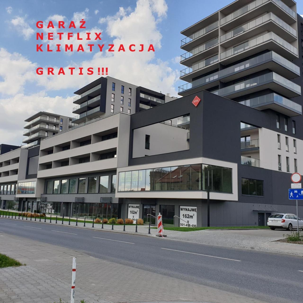 Q Apart Grand 3 Pokojowe Klimatyzowane Apartamenty Przy Manufakturze Z Garazem Gratis Fv — 4-Star Luxury Hotel in Lodz, Poland