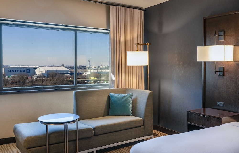 DoubleTree by Hilton Hotel Newark Airport - photo 30
