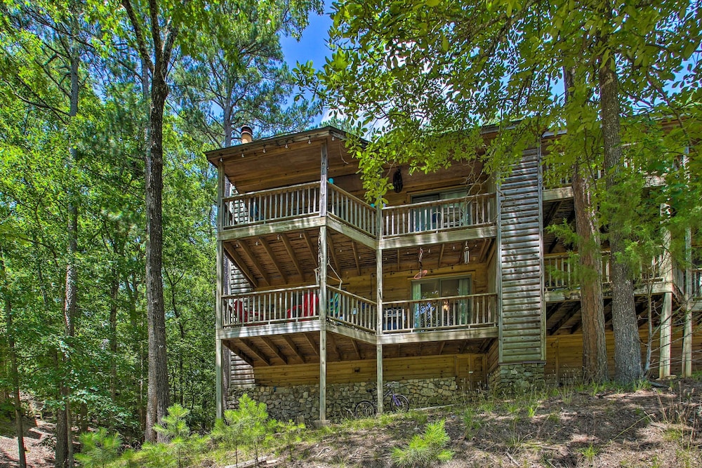 Mount Ida Condo w Balcony Resort Amenities - photo 9