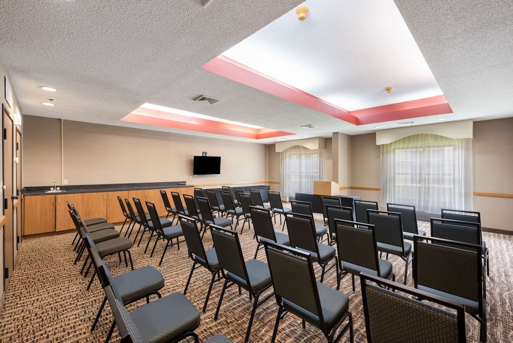 Comfort Suites Monroe - photo 72