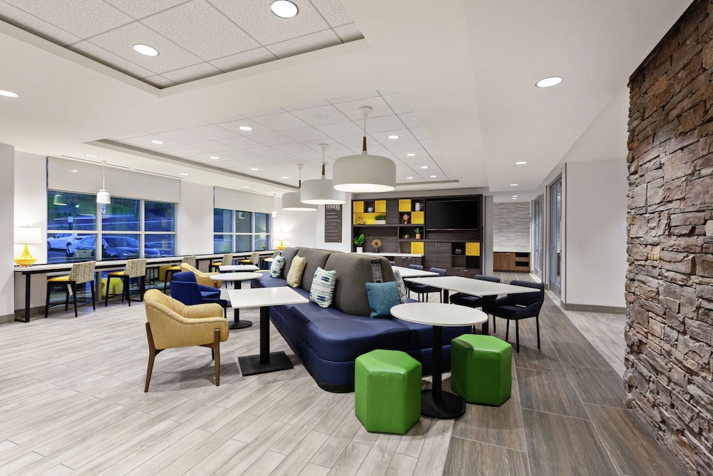 Home2 Suites by Hilton Temecula - photo 4