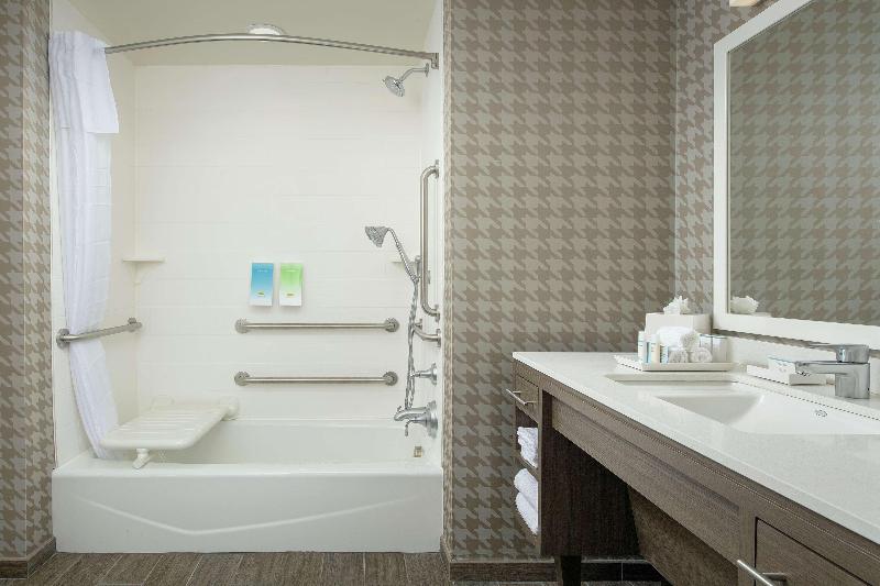 Home2 Suites by Hilton Edison - photo 16