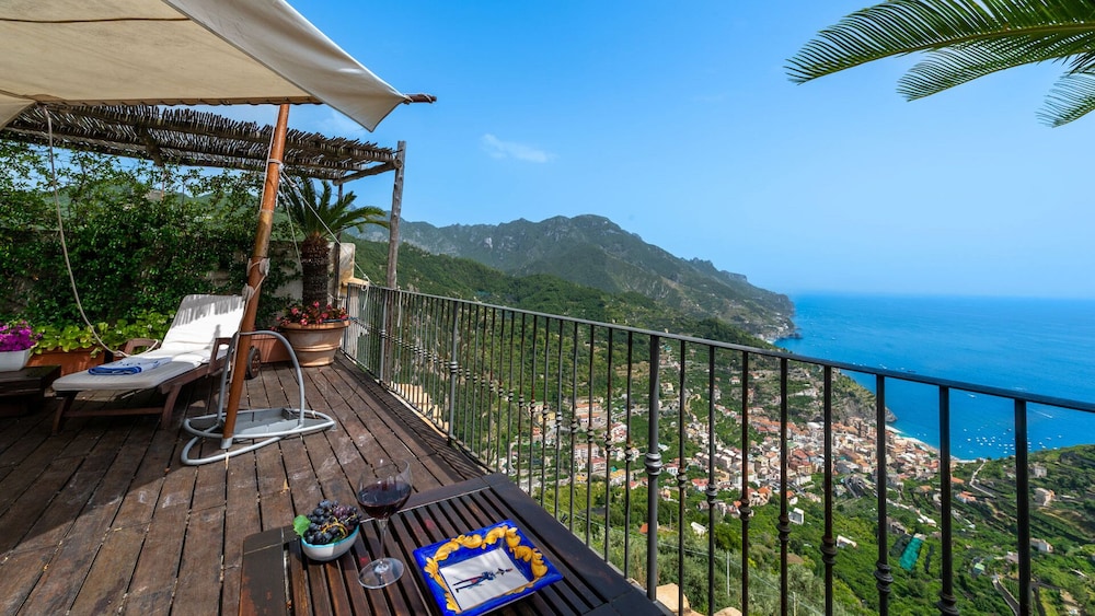 Villa Casarossa Numero Uno 6 — 4-Star Luxury Hotel in Ravello, Italy