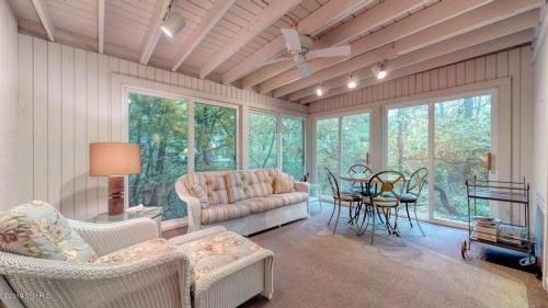 Whittier Cottage — 4-Star Luxury Hotel in Douglas, United States