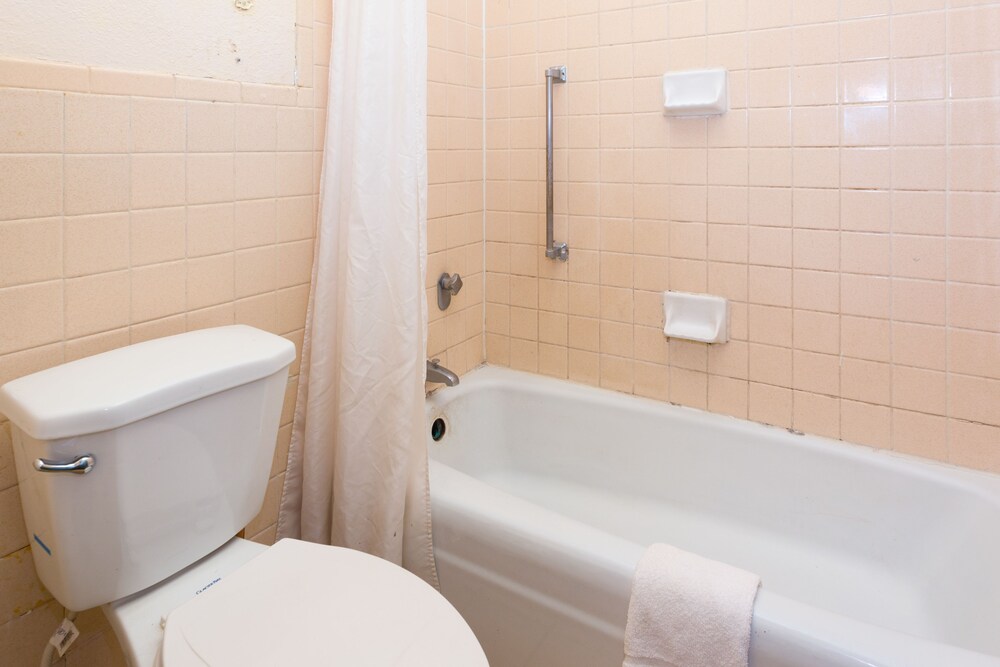 Bossier Inn and Suites - photo 24