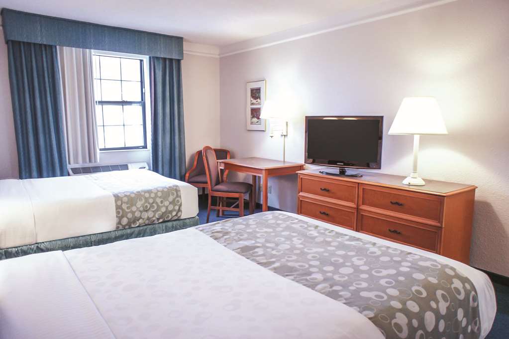 La Quinta Inn by Wyndham Moline Airport - photo 12