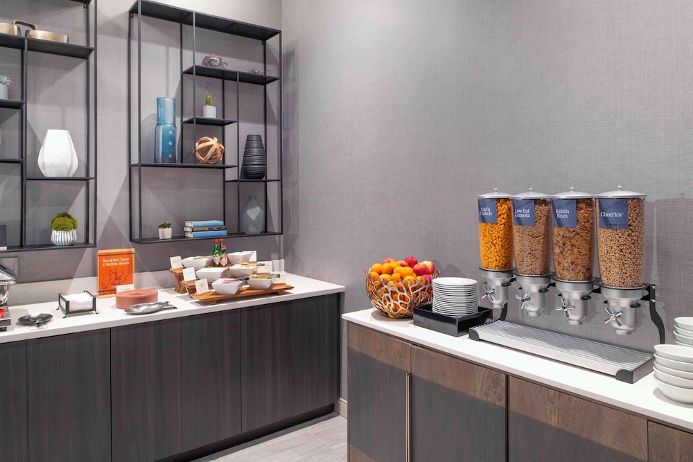 Homewood Suites by Hilton Boston Logan Airport Chelsea - photo 33