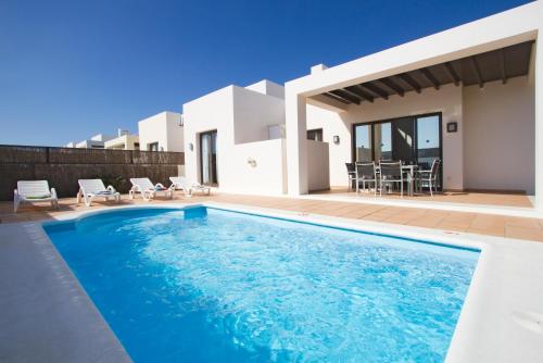 Ereza — 4-Star Luxury Hotel in Playa Blanca, Spain