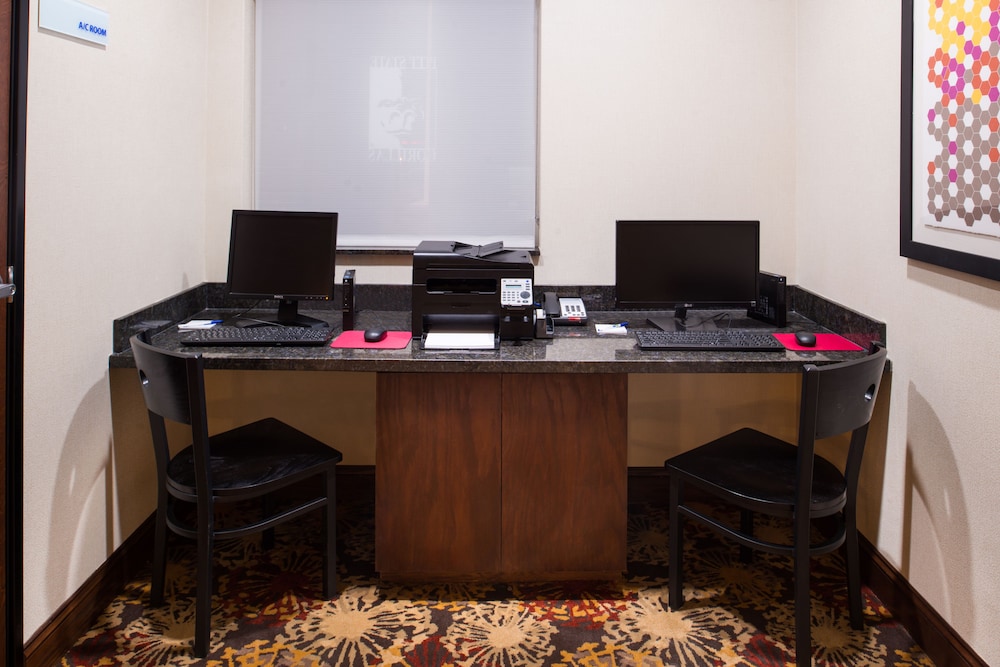 Holiday Inn Express Hotel & Suites Pittsburg by IHG - photo 75
