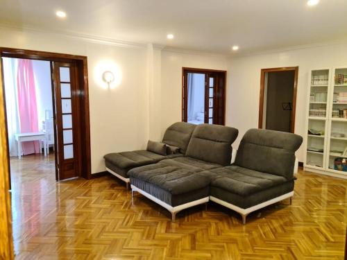 Loft Aux Portes de Paris : 200m2 — hotel in Bagnolet