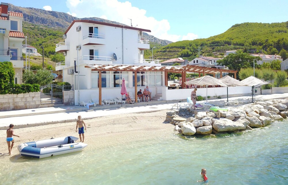 Rooms Vedrana in Podstrana, Croatia