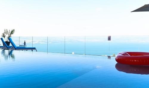 Hofesh Yehonatan Villa Selavi private pool — 4-Star Luxury Hotel in Tiberias, Israel